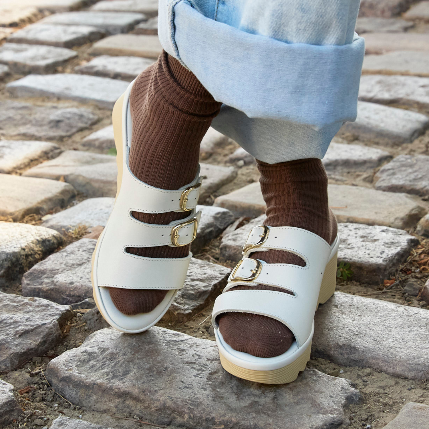 Brown Ruffle Socks - 1 Pair